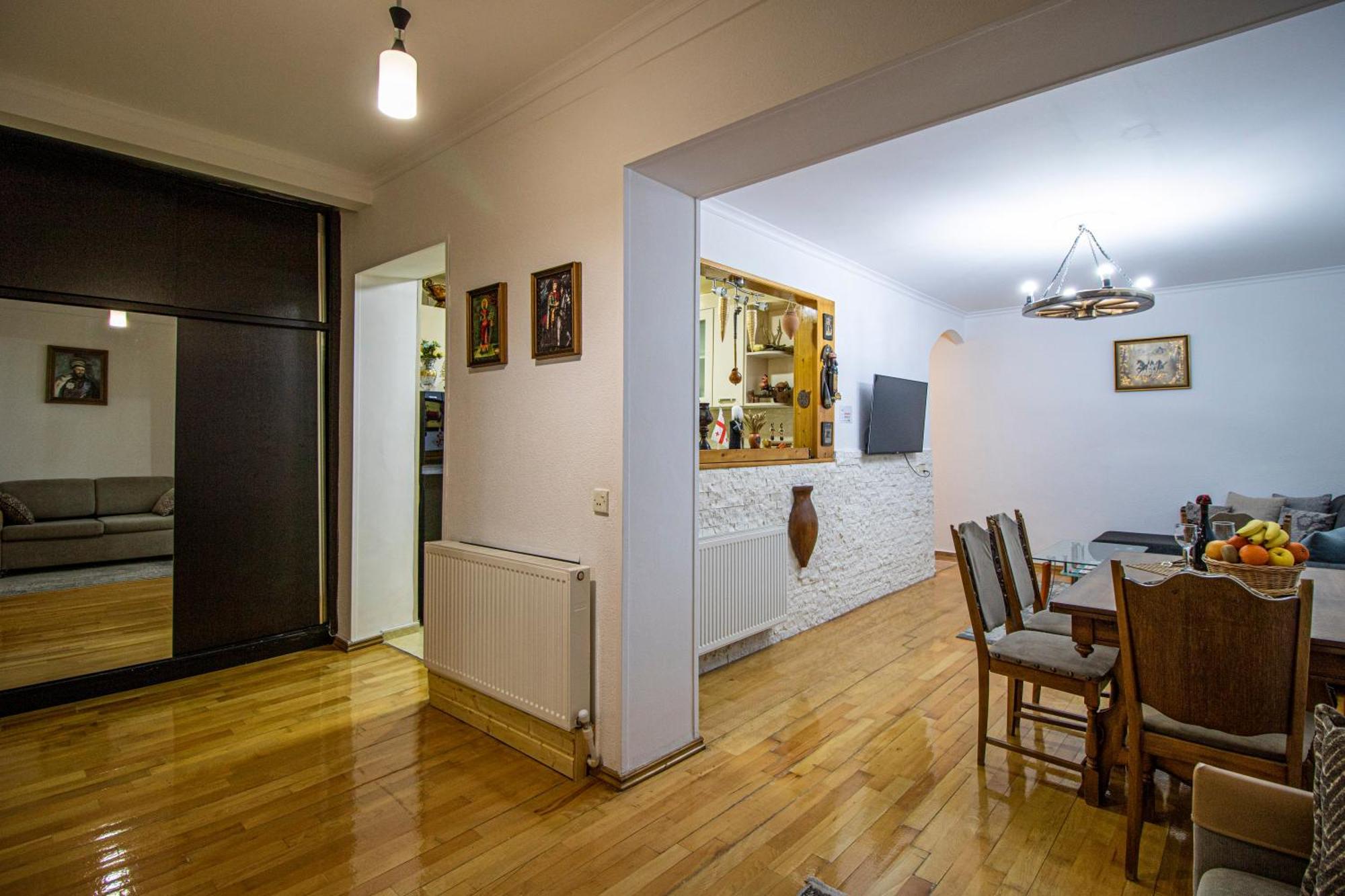 Cozy Apartment On Kostava Tbilisi Exterior photo