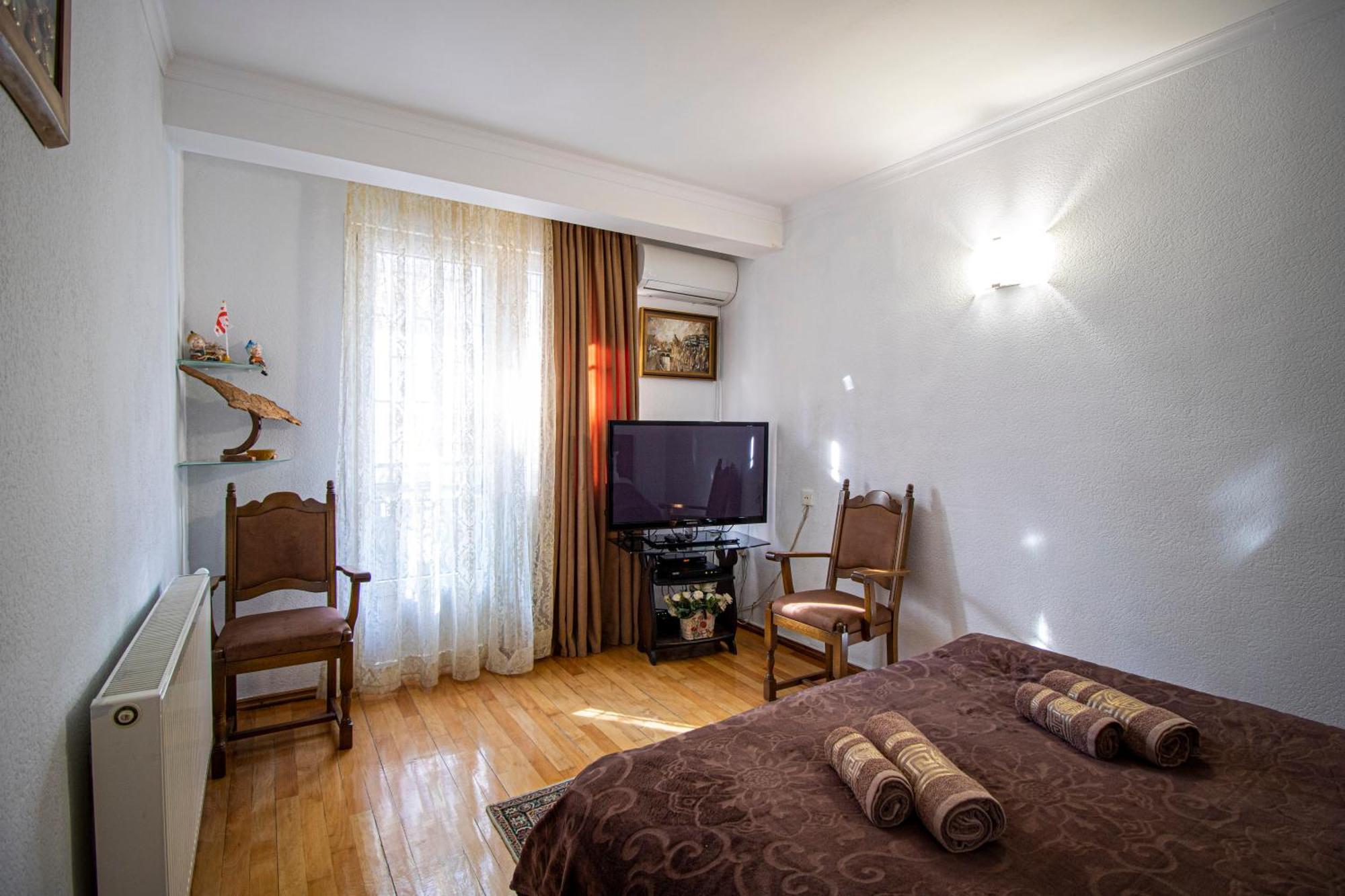 Cozy Apartment On Kostava Tbilisi Exterior photo