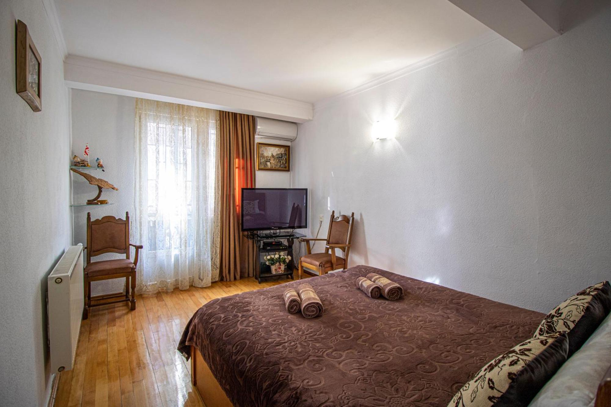 Cozy Apartment On Kostava Tbilisi Exterior photo
